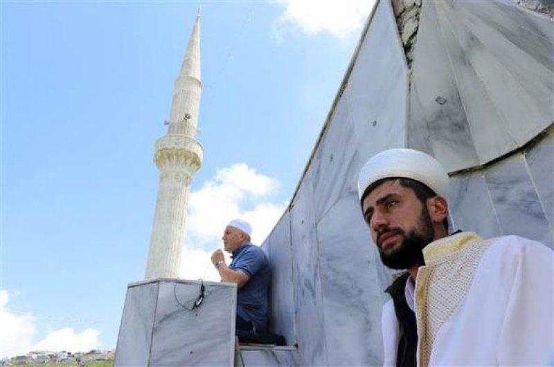 Kadırga Yaylasında 556 yıldır ayakta duran çatısız camii