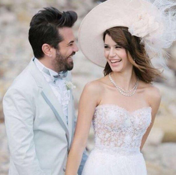 Kenan Doğulu ve Beren Saat çifti tatilde 