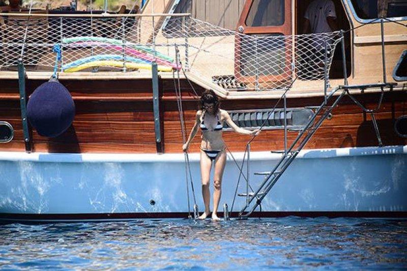 Kenan Doğulu ve Beren Saat çifti tatilde 