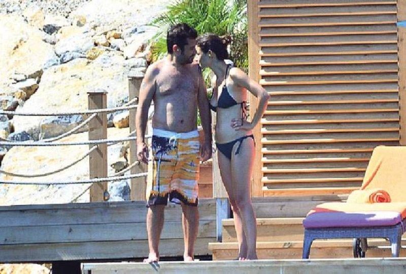 Kenan Doğulu ve Beren Saat çifti tatilde 
