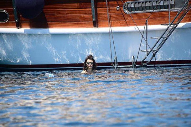 Kenan Doğulu ve Beren Saat çifti tatilde 