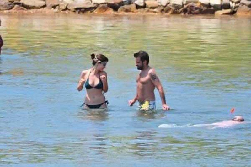 Kenan Doğulu ve Beren Saat çifti tatilde 