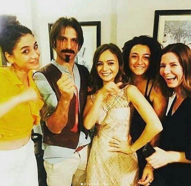 Damla Sönmez ve Ushan Çakır nişanlandı