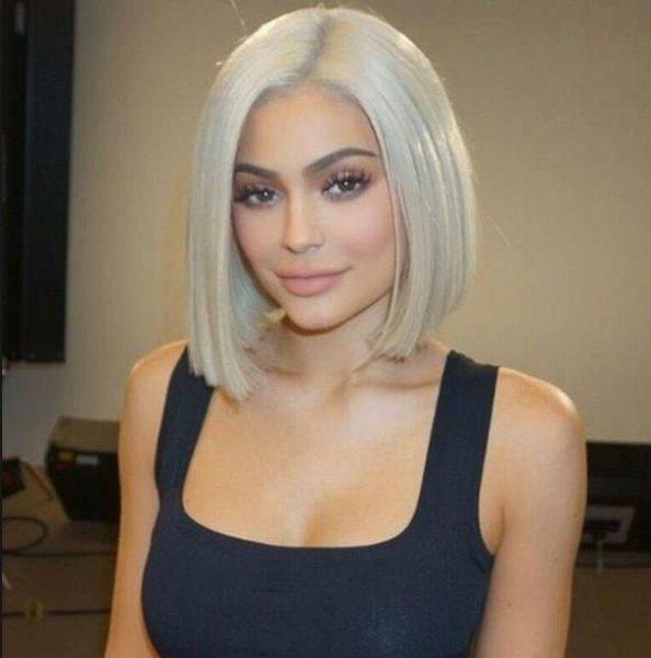 Küçük yaşta estetik yaptıran ünlü isimler 