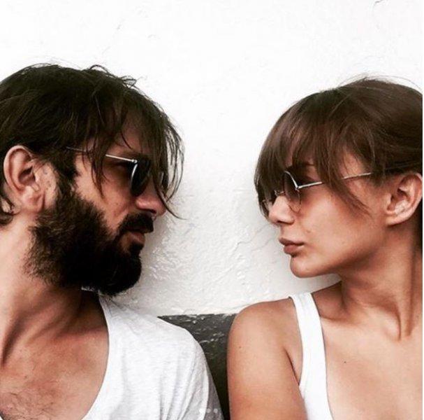 Damla Sönmez ve Ushan Çakır nişanlandı