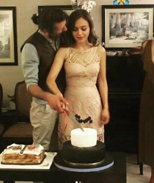 Damla Sönmez ve Ushan Çakır nişanlandı