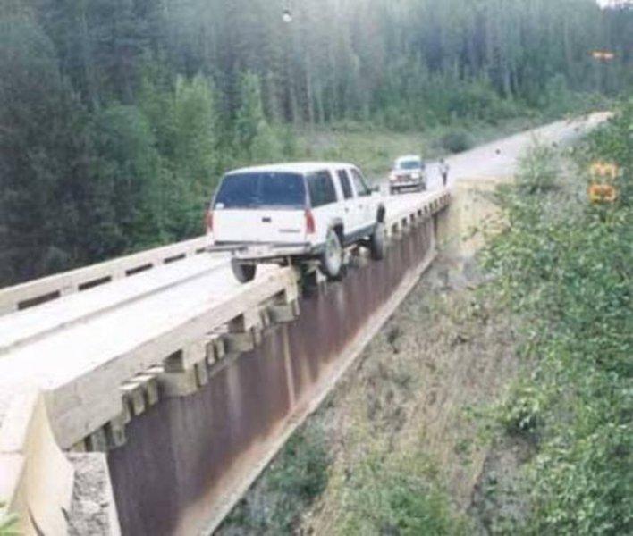 En ilginç otomobil kazaları 