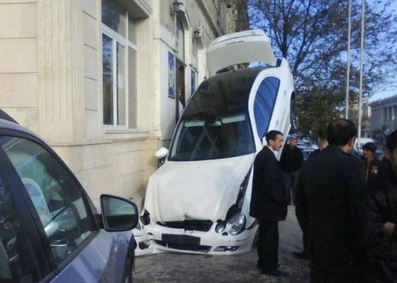 En ilginç otomobil kazaları 