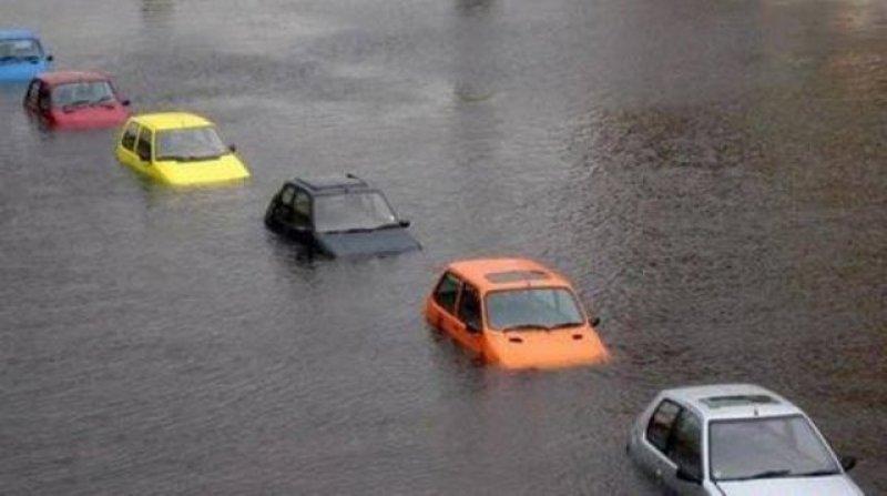 En ilginç otomobil kazaları 