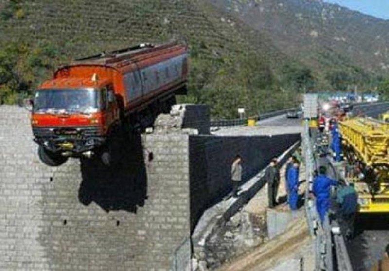 En ilginç otomobil kazaları 