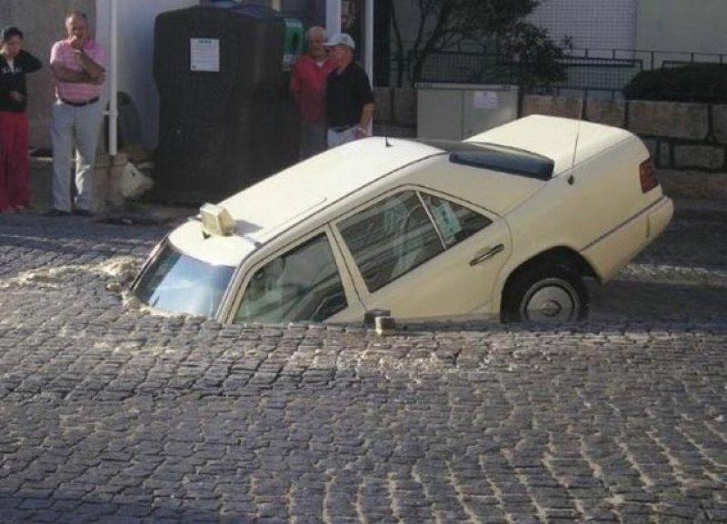 En ilginç otomobil kazaları 