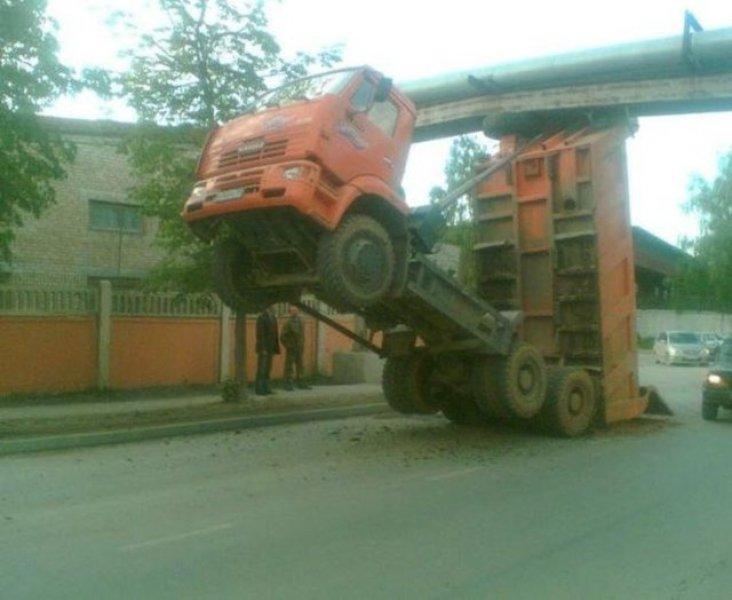 En ilginç otomobil kazaları 