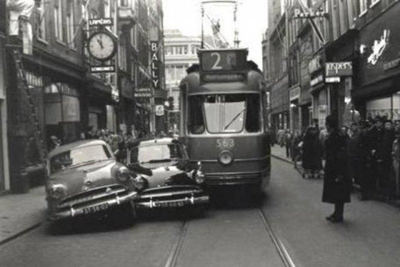 En ilginç otomobil kazaları 