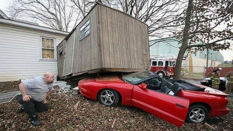 En ilginç otomobil kazaları 