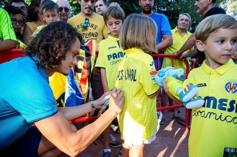 Enes Ünal için tanıtım etkinliği
