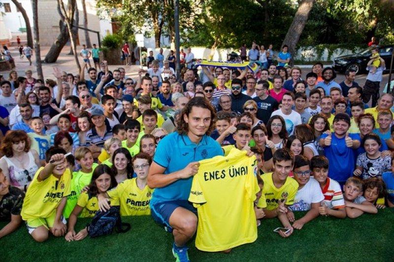 Enes Ünal için tanıtım etkinliği
