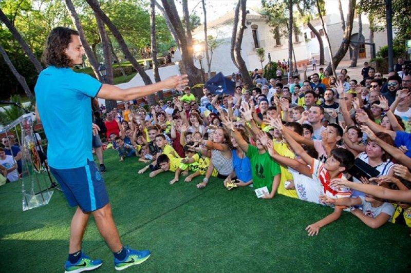 Enes Ünal için tanıtım etkinliği