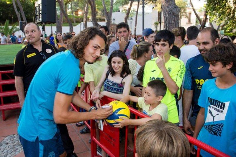Enes Ünal için tanıtım etkinliği