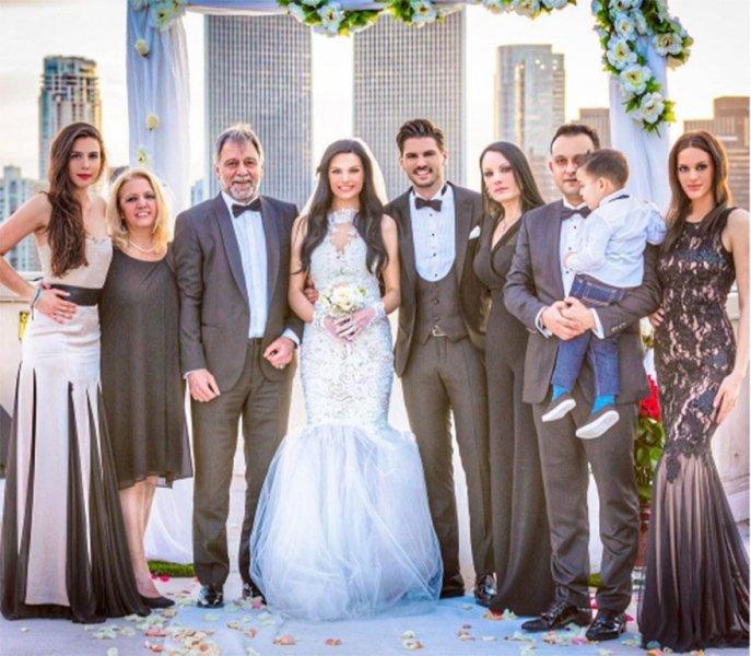 Ünlülerin beğenilen gelin saçları 