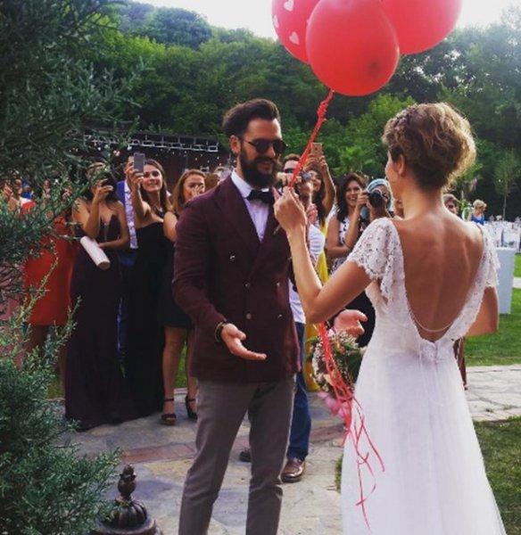 Ünlülerin beğenilen gelin saçları 