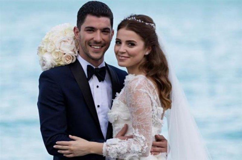 Ünlülerin beğenilen gelin saçları 