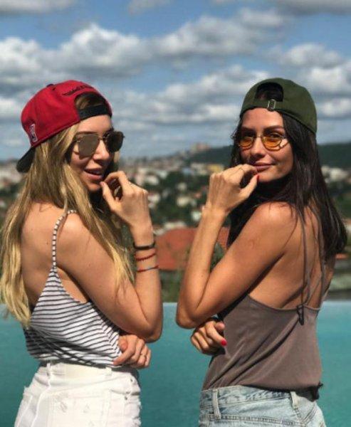 Sinem Kobal'ın ınstagram pozuna beğeni yağmuru