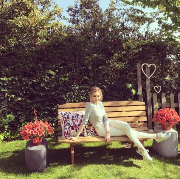 Sinem Kobal'ın ınstagram pozuna beğeni yağmuru