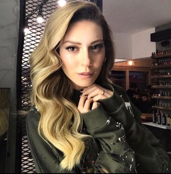 Sinem Kobal'ın ınstagram pozuna beğeni yağmuru