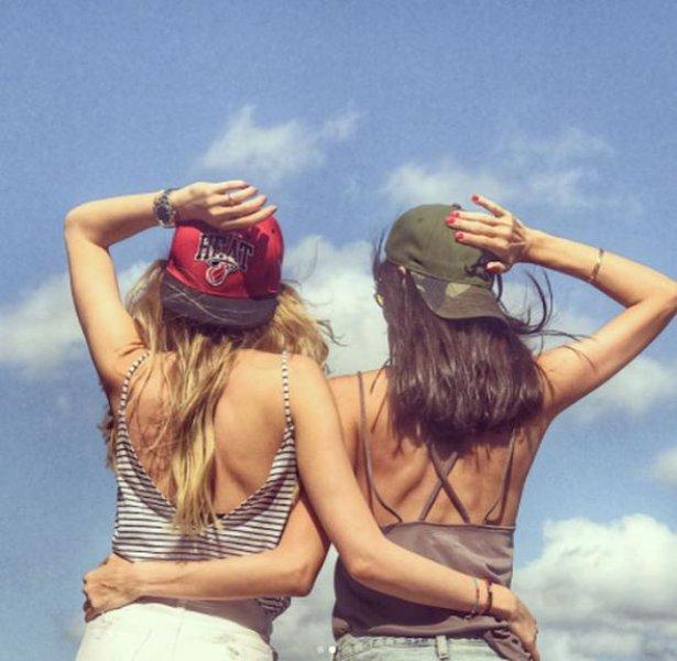 Sinem Kobal'ın ınstagram pozuna beğeni yağmuru