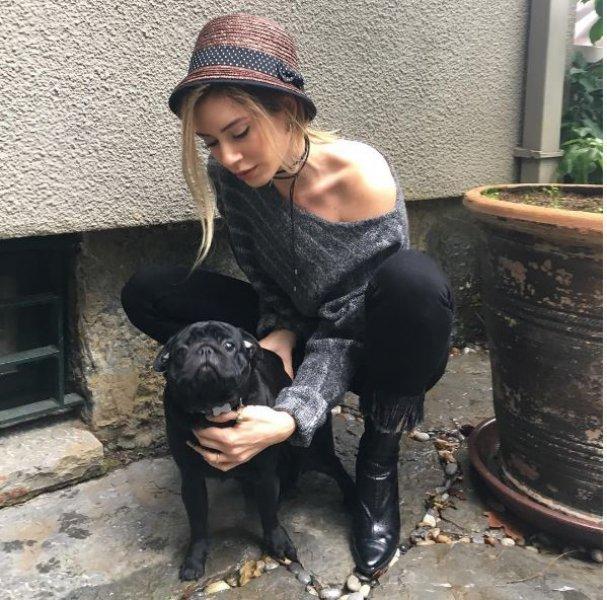 Sinem Kobal'ın ınstagram pozuna beğeni yağmuru