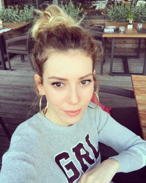 Sinem Kobal'ın ınstagram pozuna beğeni yağmuru