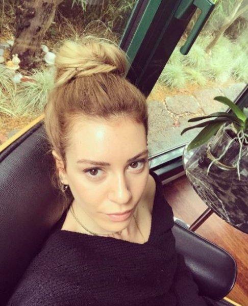 Sinem Kobal'ın ınstagram pozuna beğeni yağmuru