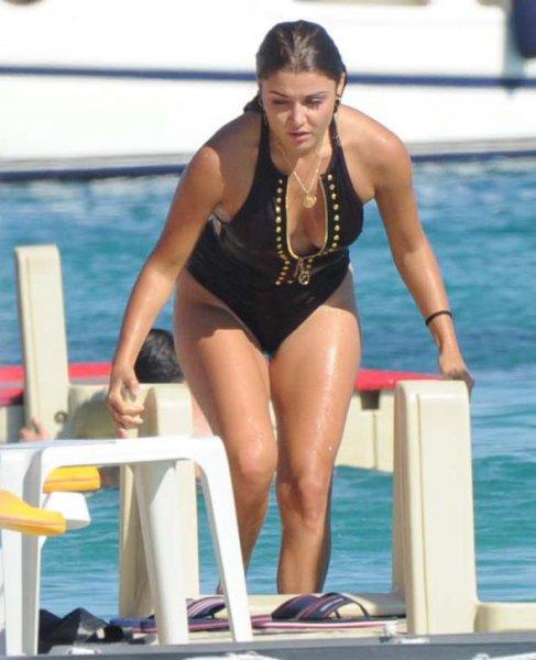 Hande Erçel'in aldığı kilolar dikkat çekti