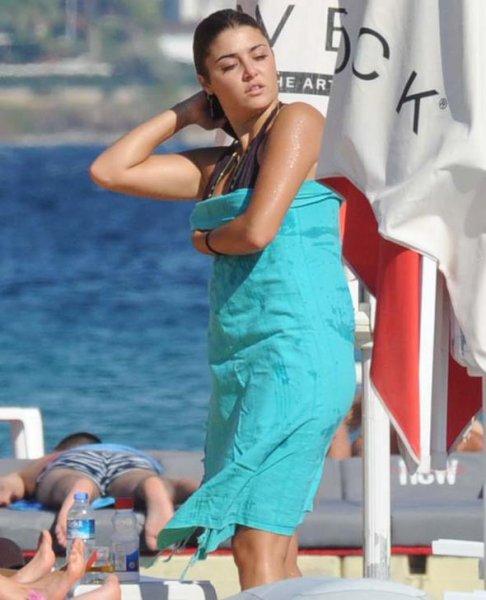 Hande Erçel'in aldığı kilolar dikkat çekti