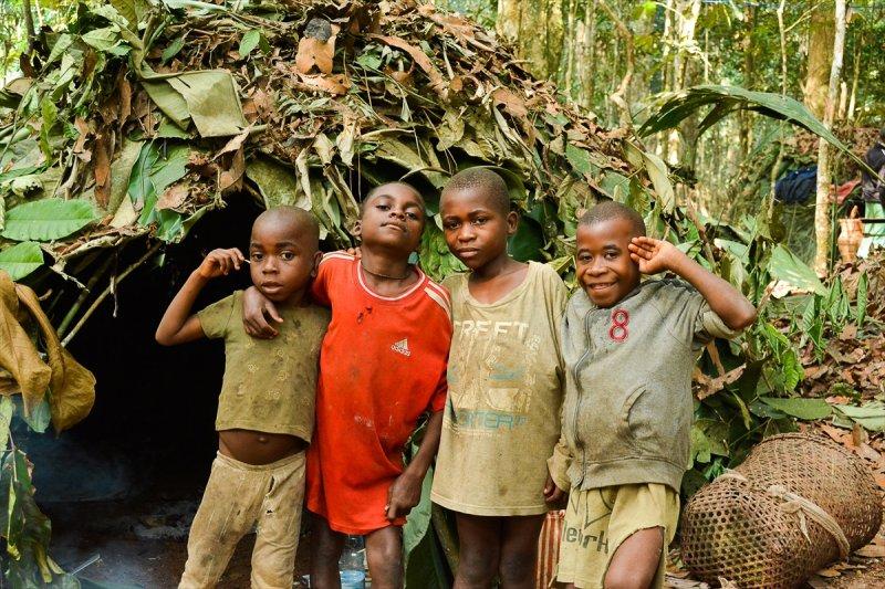 Afrika'nın 5 bin yıllık avcıları: Pigmeler