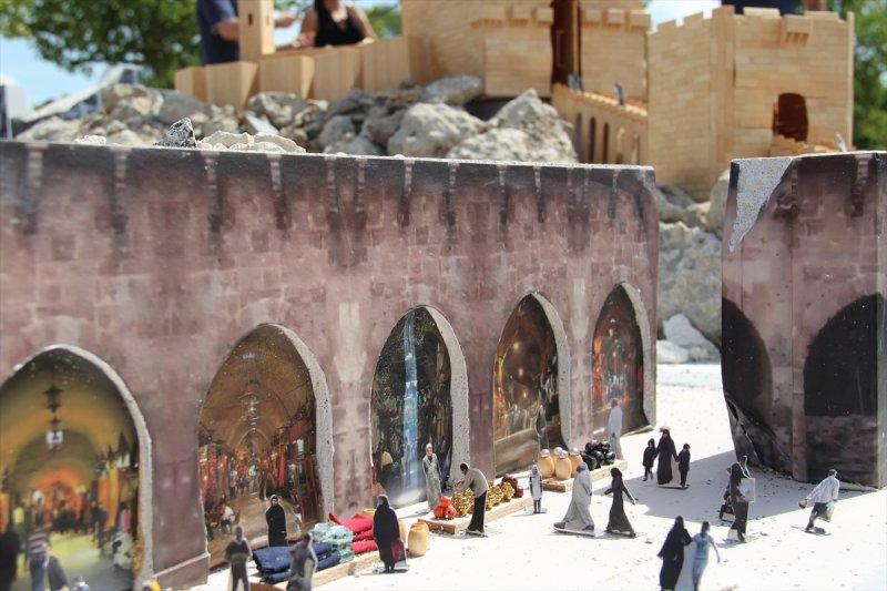 Hollanda'da Halep'i Yaşa minyatür sergisi