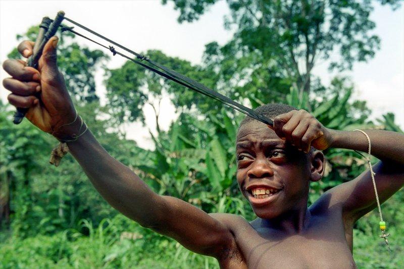 Afrika'nın 5 bin yıllık avcıları: Pigmeler