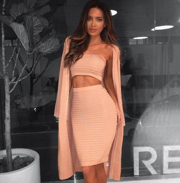 Model Sarah Stage'in hamile olduğuna hayranları inanmadı 