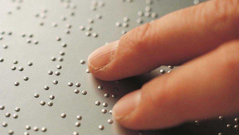 Engellere nokta koyan alfabe: Braille alfabesi