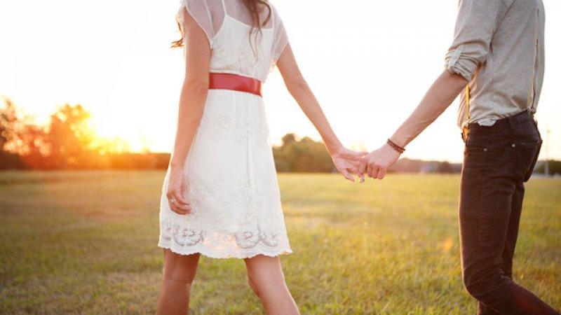 El ele tutuşma şekline göre ilişki analizi