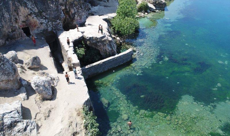 İnbaşı mağaraları ziyaretçilerini bekliyor