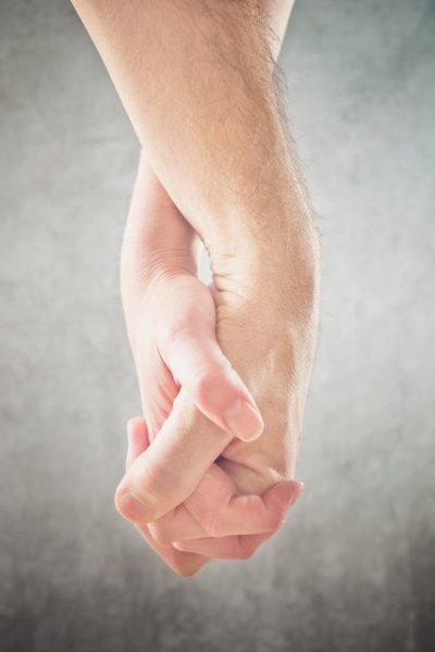 El ele tutuşma şekline göre ilişki analizi