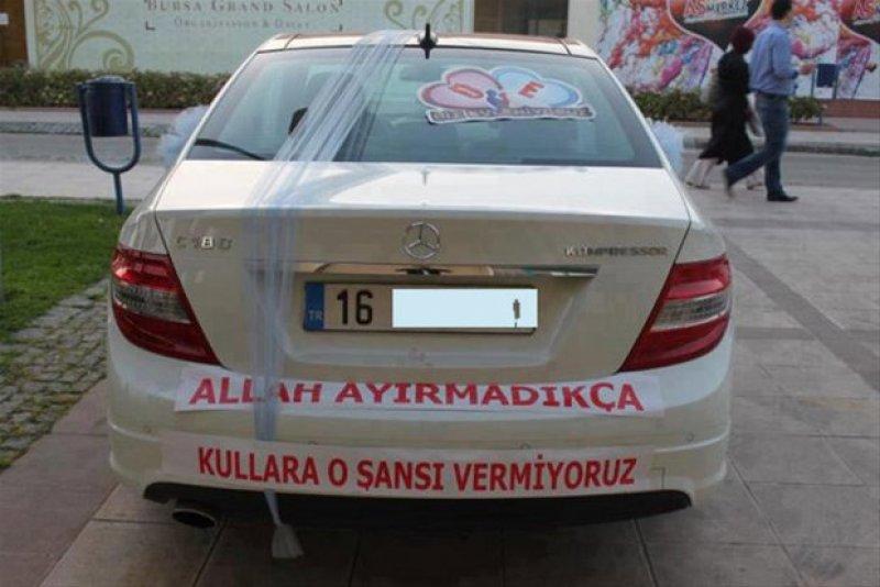 İlginç gelin arabası yazıları 