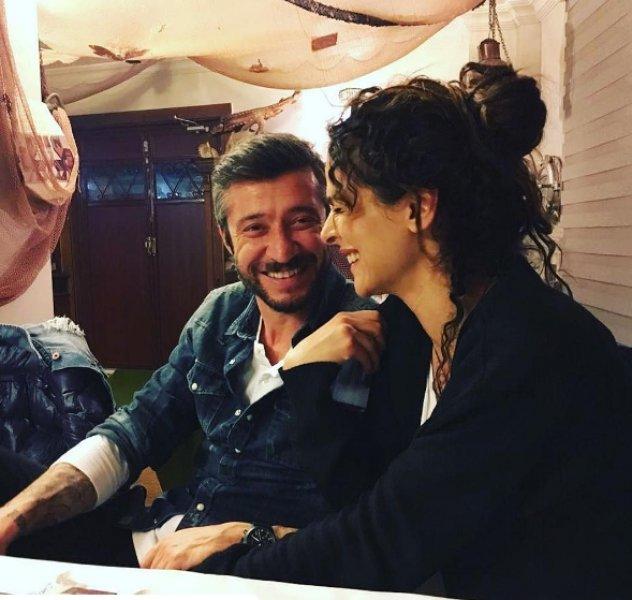 Gamze Topuz ve Tümer Metin'den cesur poz