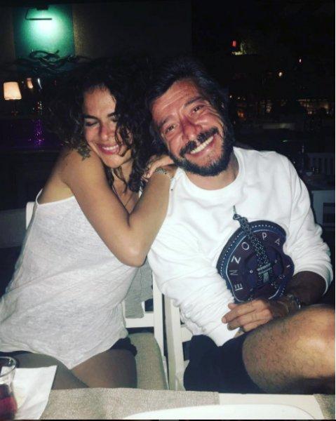 Gamze Topuz ve Tümer Metin'den cesur poz