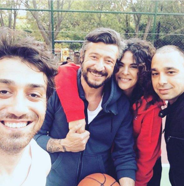 Gamze Topuz ve Tümer Metin'den cesur poz