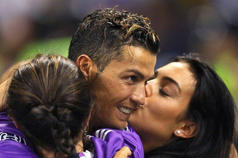 Ronaldo’nun kız arkadaşından hamilelik açıklaması