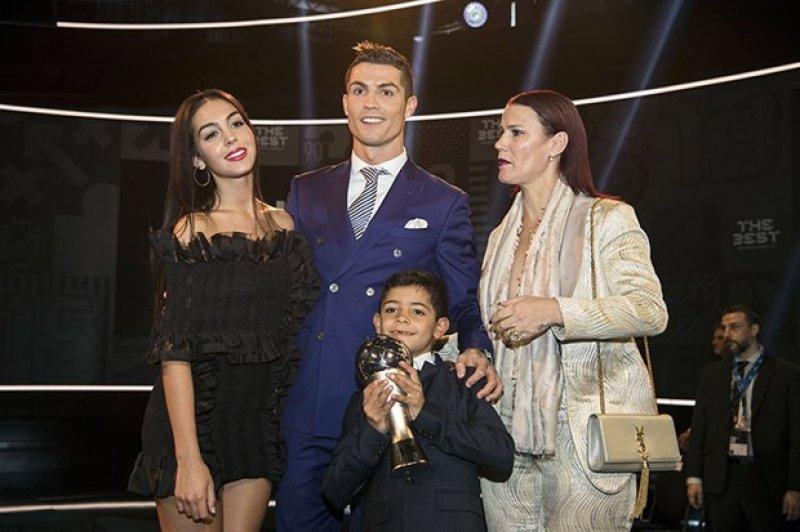 Ronaldo’nun kız arkadaşından hamilelik açıklaması