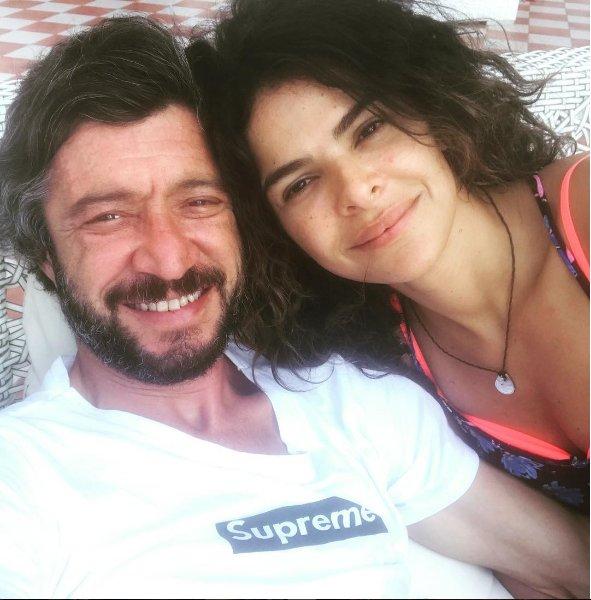 Gamze Topuz ve Tümer Metin'den cesur poz