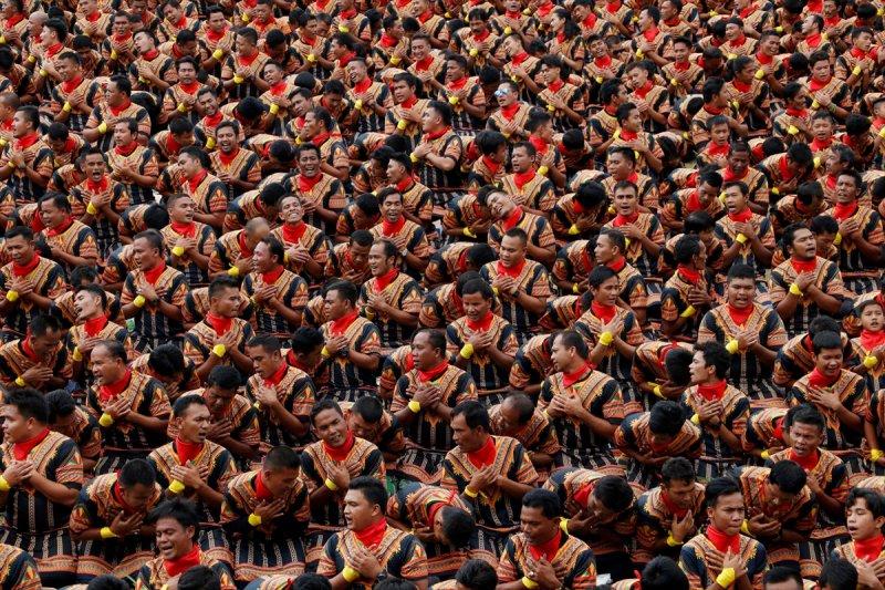 Endonezya'da saman dansı